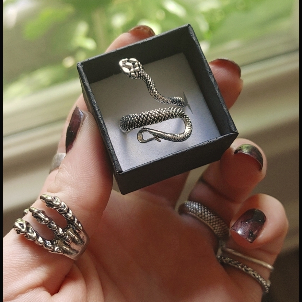 New Adjustable Snake Ring Retro Gothic Silver 🐍
